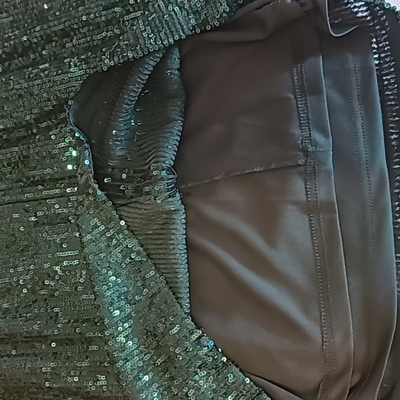 Belle Badgley Mischka emerald sequin dress, size 10 - Picture 9 of 11